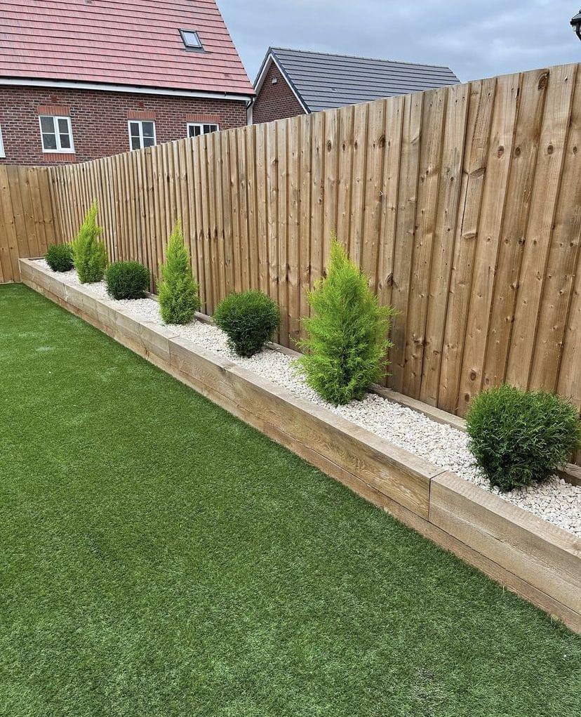 How to Choose the Perfect Fence Style to Match Your Landscaping Theme